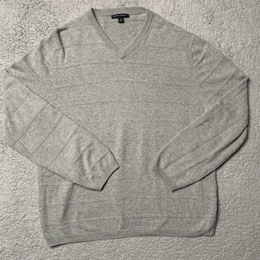Banana Republic Men's Sweater XL V-Neck Angora Rabbit‎ Cashmere Wool Blend Gray